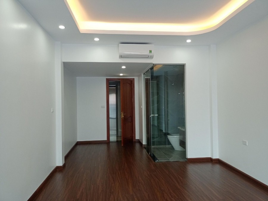 Bán nhà phố Thịnh Hào, Đống Đa, dt 150m2, 7 tầng thang máy, kinh doanh, ô tô giá 10 tỷ