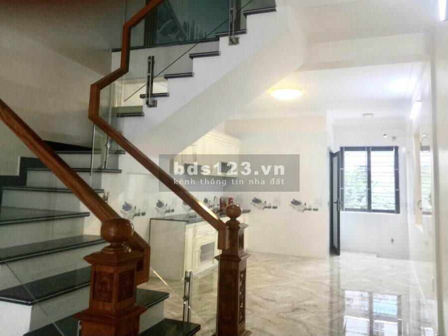 Cần bán nhà 4 tầng trong ngõ Đằng Hải, Hải An, Hải Phòng ngõ rộng ô tô vào nhà