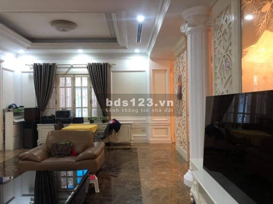 Chủ bán nhà dt 125m2, Mt 9m, Phố Ái Mộ, Long Biên, vỉa hè, dòng tiền khủng, nhỉnh 18 tỷ