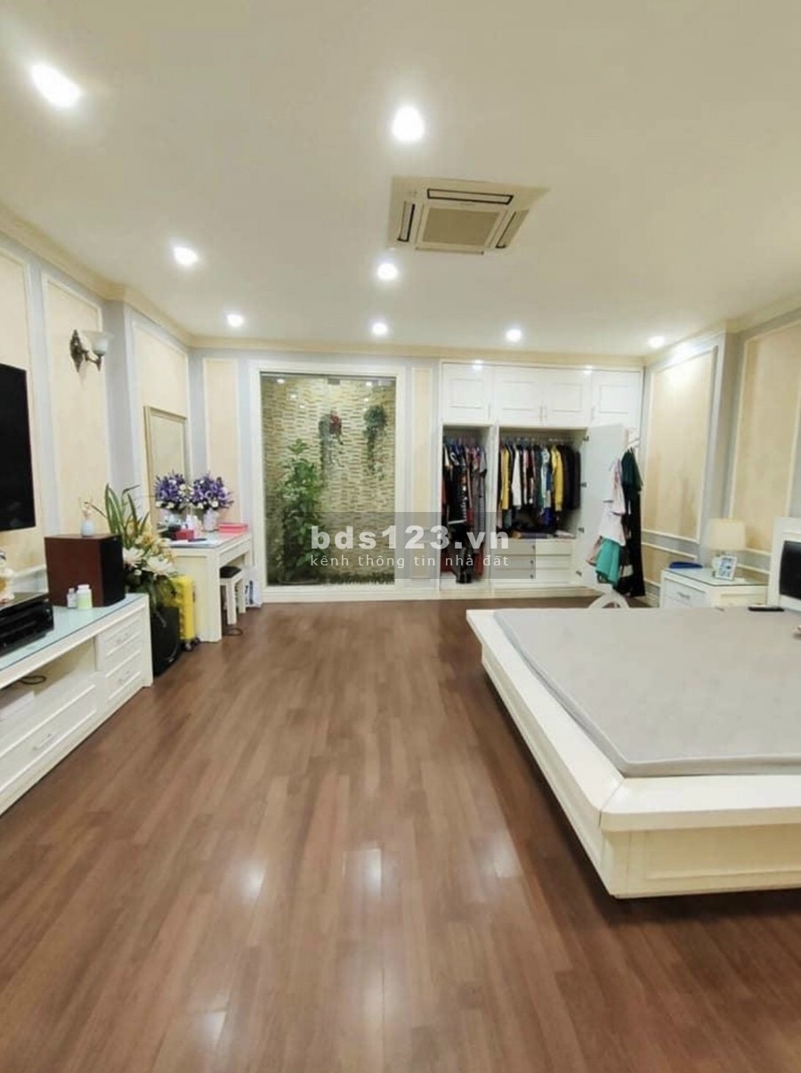Bán nhà lô góc cực đỉnh, kinh doanh văn phòng, vỉa hè trước nhà ô tô tránh, khu dân cư