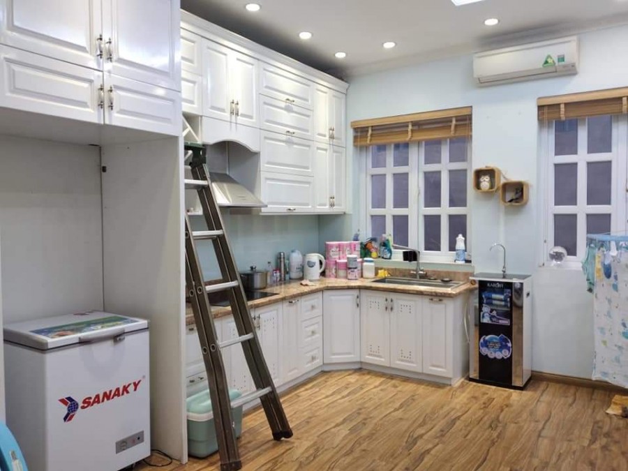 Nhà đẹp ô tô đỗ cửa, Nguyễn Chí Thanh diện tích 95m2, đúc…