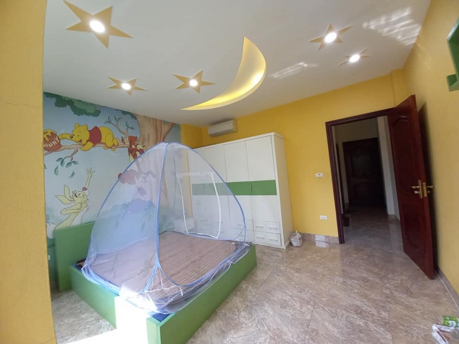 Bán nhà Hà Đông ô tô vào nhà, Mặt tiền siêu khủng, dt 50m2, giá bán 5.5 tỷ, vỉa hè cực đẹp