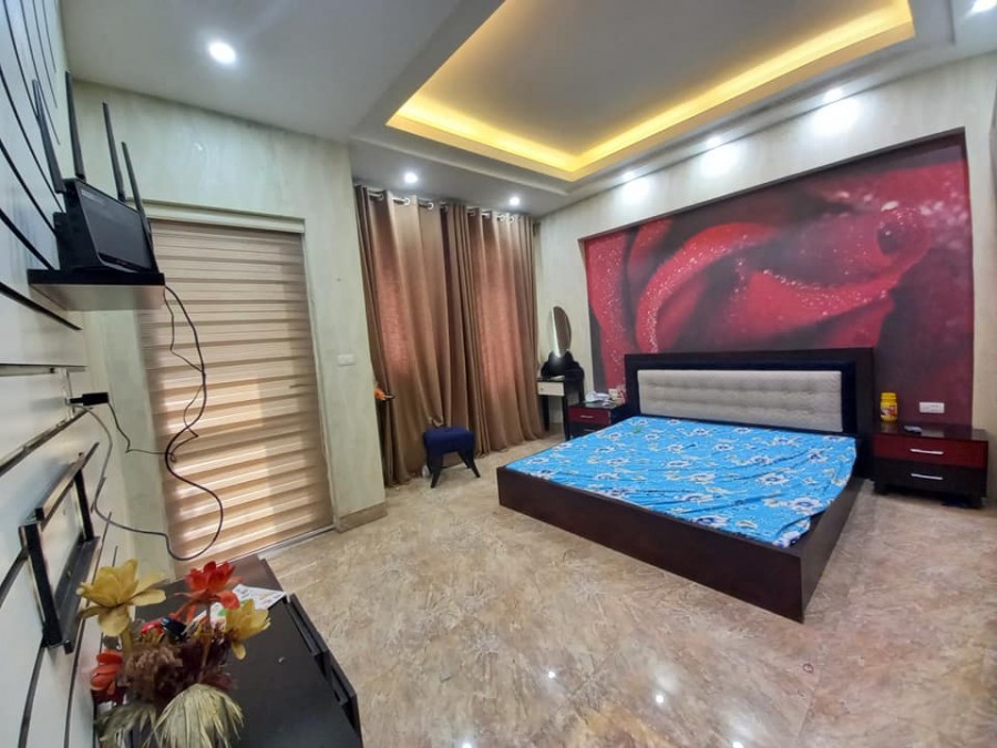Bán nhà Hà Đông ô tô vào nhà, Mặt tiền siêu khủng, dt 50m2, giá bán 5.5 tỷ, vỉa hè cực đẹp
