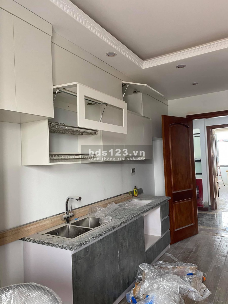 Bán toà căn hộ dịch vụ cao cấp Phố Võng Thị View Hồ Tây dt 150m2, 7 tầng, MT 9m vị trí đẹp giá TL