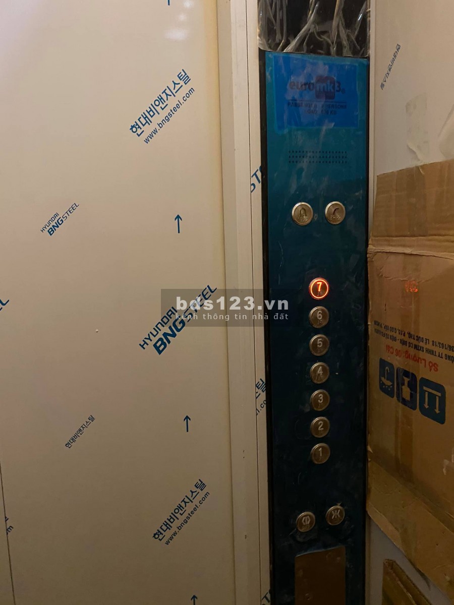 Bán toà căn hộ dịch vụ cao cấp Phố Võng Thị View Hồ Tây dt 150m2, 7 tầng, MT 9m vị trí đẹp giá TL
