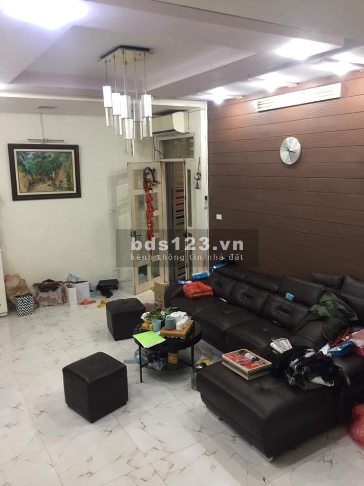 Cách một nhà ra phố nhà dt 46m2, giá 4x tỷ, Hoàng Hoa Thám, Quận Ba Đình, vị trí hiếm