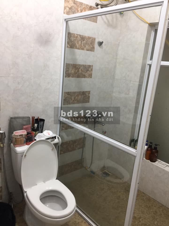Cách một nhà ra phố nhà dt 46m2, giá 4x tỷ, Hoàng Hoa Thám, Quận Ba Đình, vị trí hiếm