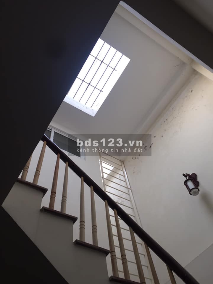 Cách một nhà ra phố nhà dt 46m2, giá 4x tỷ, Hoàng Hoa Thám, Quận Ba Đình, vị trí hiếm