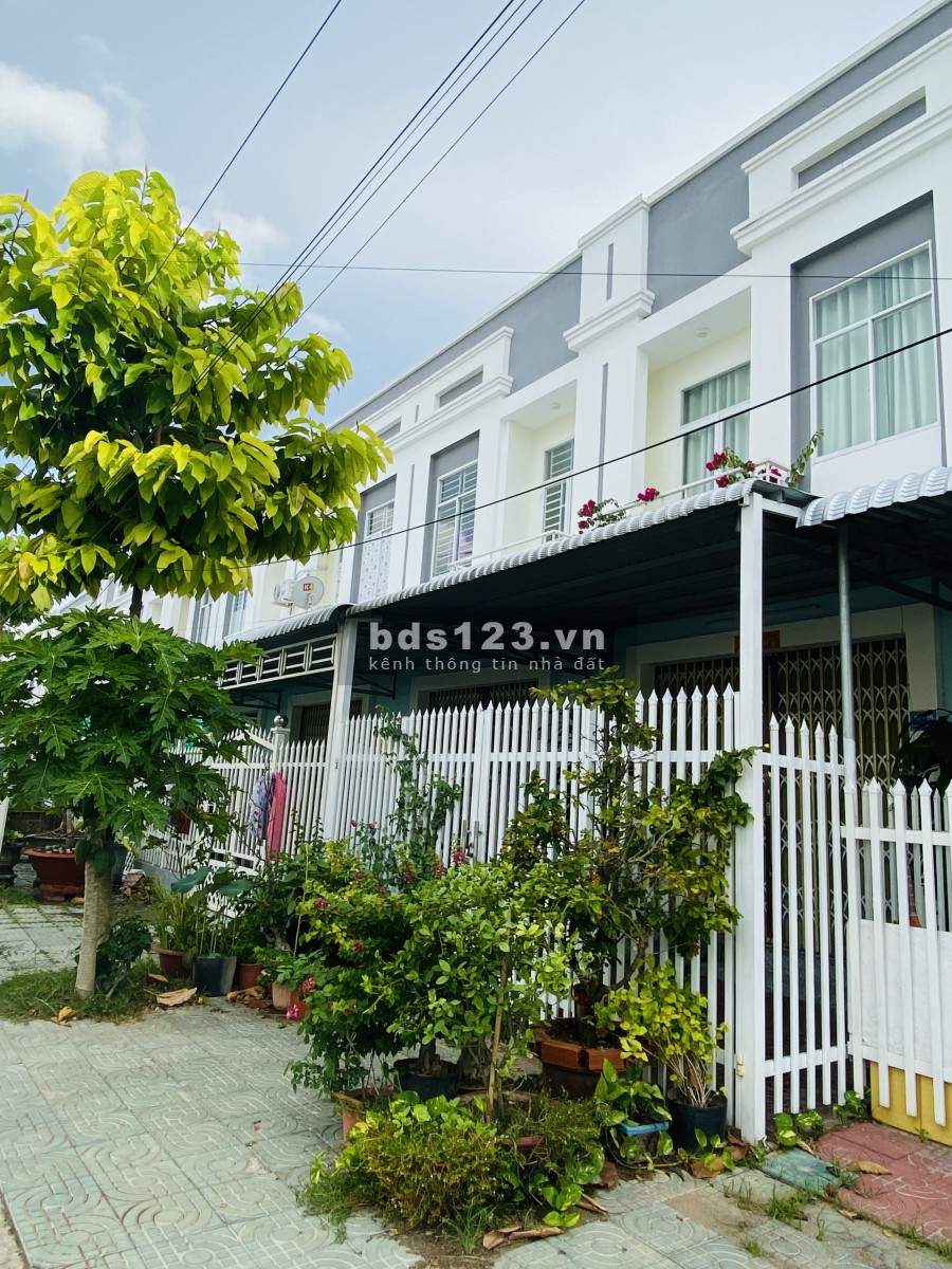 Bán nhà mặt tiền cao cấp nội thất thông minh, kiến trúc đẹp, 1 trệt, 1 lầu, phường 4, Trà Vinh