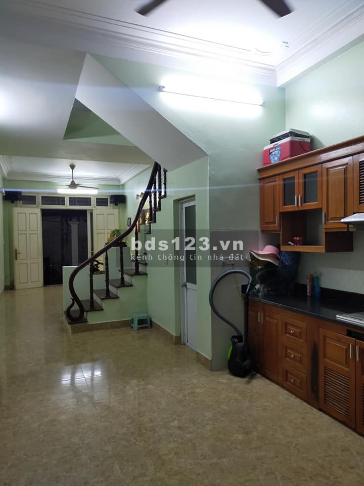 Chính chủ bán nhà ngõ 219 Bồ Đề, diện tích sử dụng 60m2, ô tô, sổ đỏ chính chủ, giá 4.65 tỷ