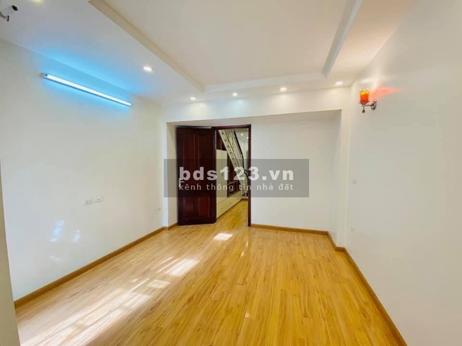 Bán nhà nguyên căn Văn Quán, Hà Đông, ngõ rộng 2.5m, cách ô tô 10m, giá bán 2.6 tỷ