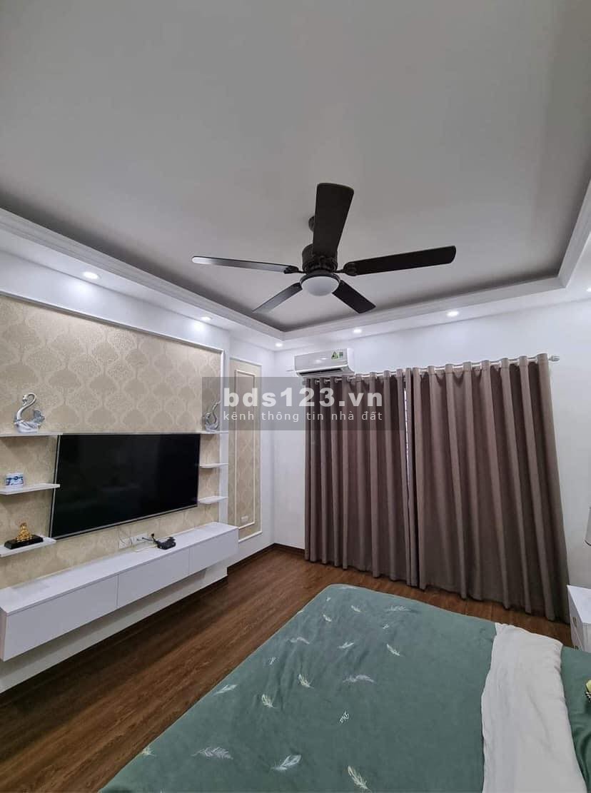 Bán nhà trung tâm Thanh Xuân lô góc dt 43m2, 6 tầng mặt tiền 4m ô tô 29 chỗ đỗ cửa hơn 4 tỷ