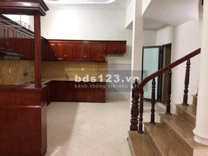Bán nhà nguyên căn mặt phố 45 Định Công Thượng Quận Hoàng Mai, 4 tầng 48m2, ô tô, 4.7 tỷ
