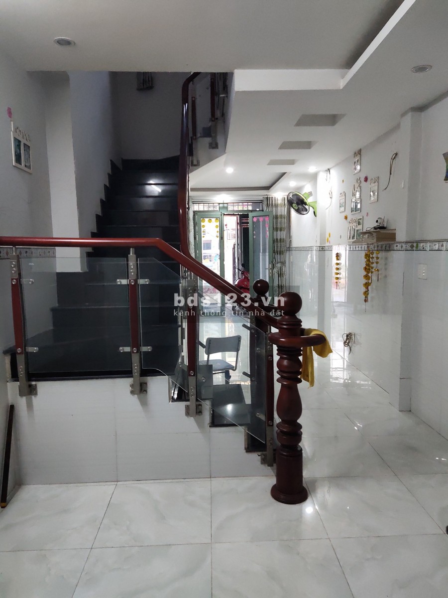 (Gò Vấp)bán nhà mặt tiền hẻm như đường, Nguyễn Văn Lượng, dt 52m2, 2 tầng, giá 5.18 tỷ