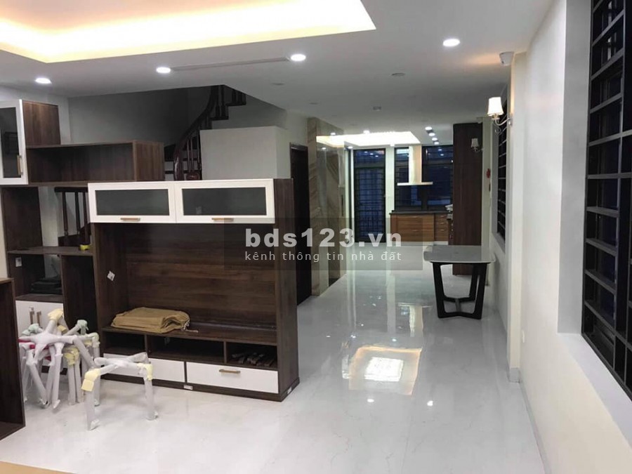 Kinh doanh, cho thuê văn phòng diện tích sử dụng 120m2 mt 5.5m, Xuân La, Tây Hồ