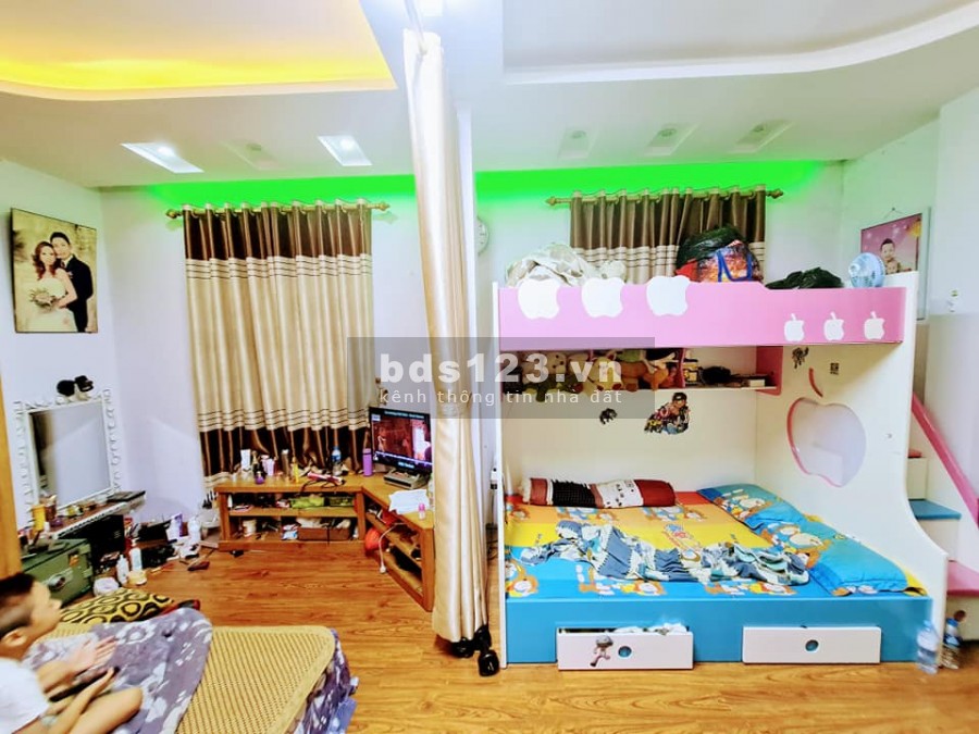Bán gấp nhà riêng Lâm Du, Long Biên, ô tô đỗ cổng kinh doanh, nhà đẹp, dt 35m2, mt 4m giá 3tỷ