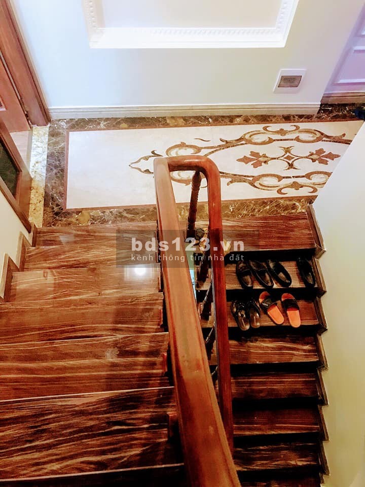 Bán nhà mặt phố Quận Long Biên, 6 tầng, diện tích 57m2, mt 4.1m, có thang máy, lhcc