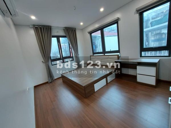 Bán Gấp nhà Phố Lạc Long Quân 155m2, 9 tầng, MT 6.5m. Vị trí đắc địa cho thuê Doanh Thu 2 tỷ / năm