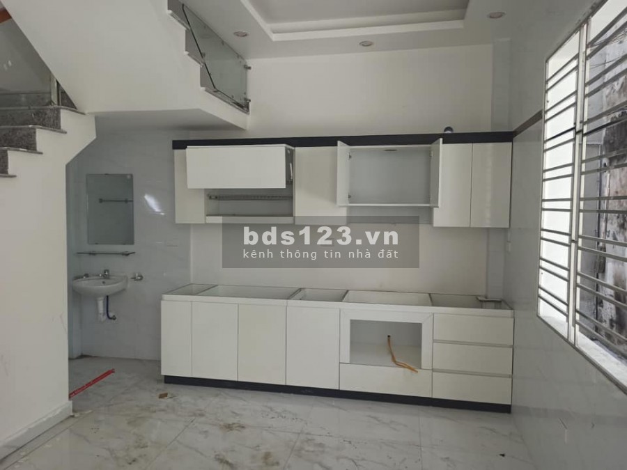 Cực phẩm miếu 2 xã, 4 tầng diện tích sử dụng 50m2 giá chỉ 2,1 tỷ, mặt tiền 4m, sổ sẵn