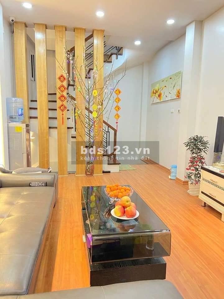 Bán nhà Thành Thái, Cầu Giấy,ở ngay, nhà công chức về hưu 35m2 nhỉnh 3 tỷ
