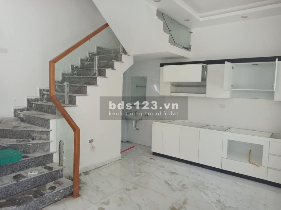 Cực phẩm miếu 2 xã, 4 tầng diện tích sử dụng 50m2 giá chỉ 2,1 tỷ, mặt tiền 4m, sổ sẵn