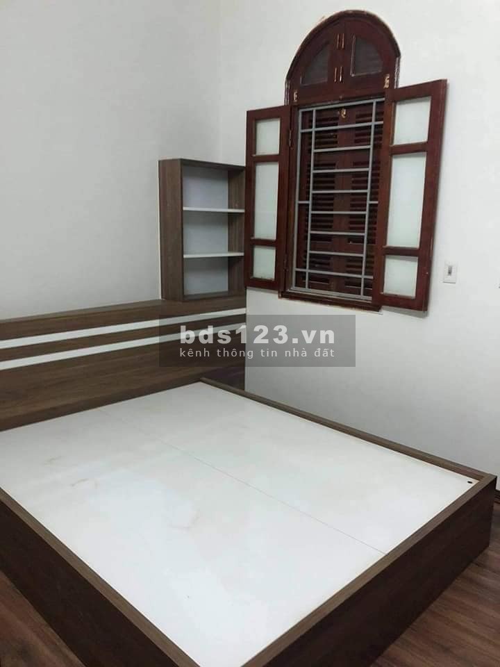 Bán nhà nguyên căn mặt phố 45 Định Công Thượng Quận Hoàng Mai, 4 tầng 48m2, ô tô, 4.7 tỷ