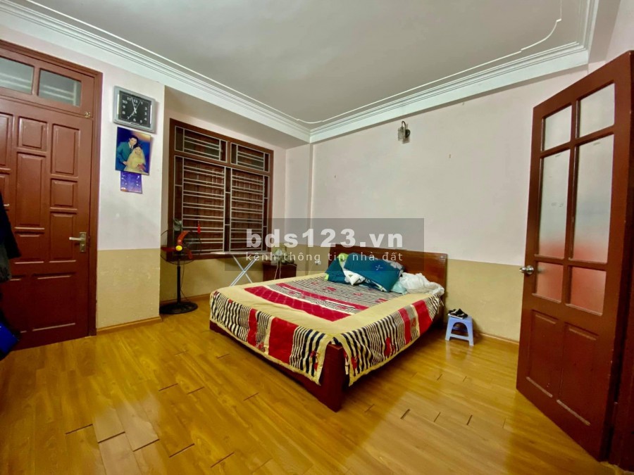 Nhà cạnh trường Cát Linh, ngập tràn sinh khí diện tích sử dụng 50m2 giá bán 4 tỷ 7