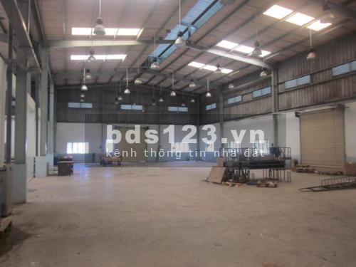 Cho thuê nhà xưởng phường Thạnh Xuân dt: 800m2 giá 35 triêu/tháng lh 0908561228