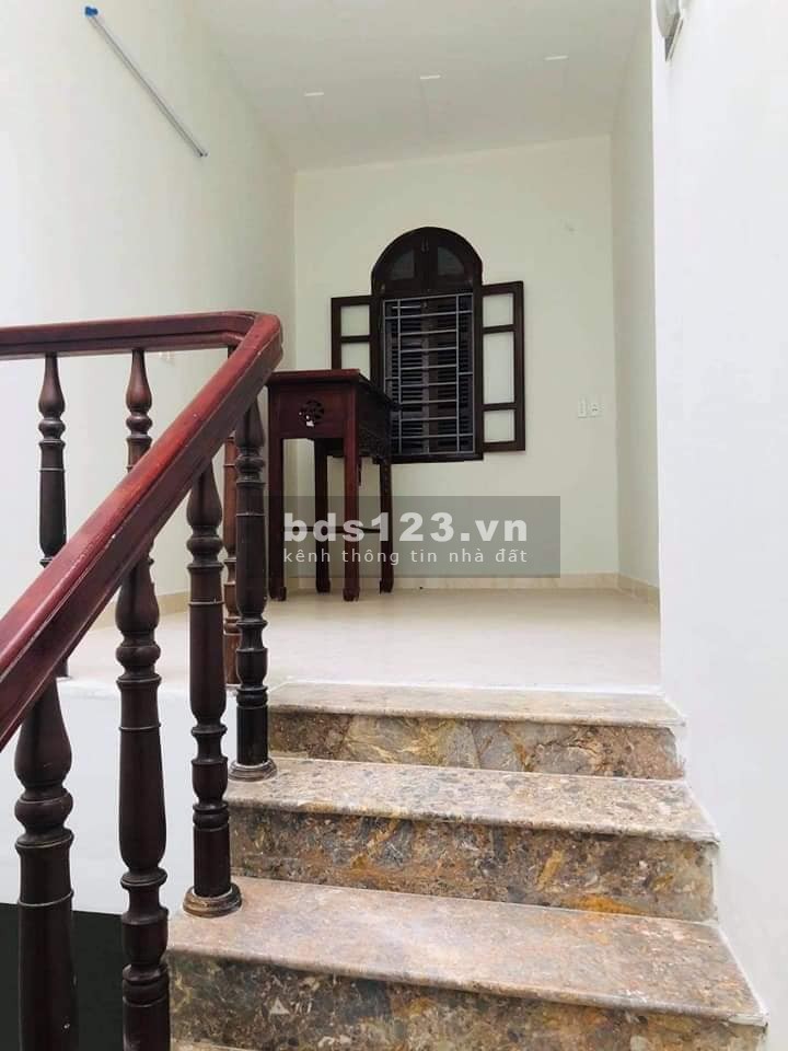 Bán nhà nguyên căn mặt phố 45 Định Công Thượng Quận Hoàng Mai, 4 tầng 48m2, ô tô, 4.7 tỷ