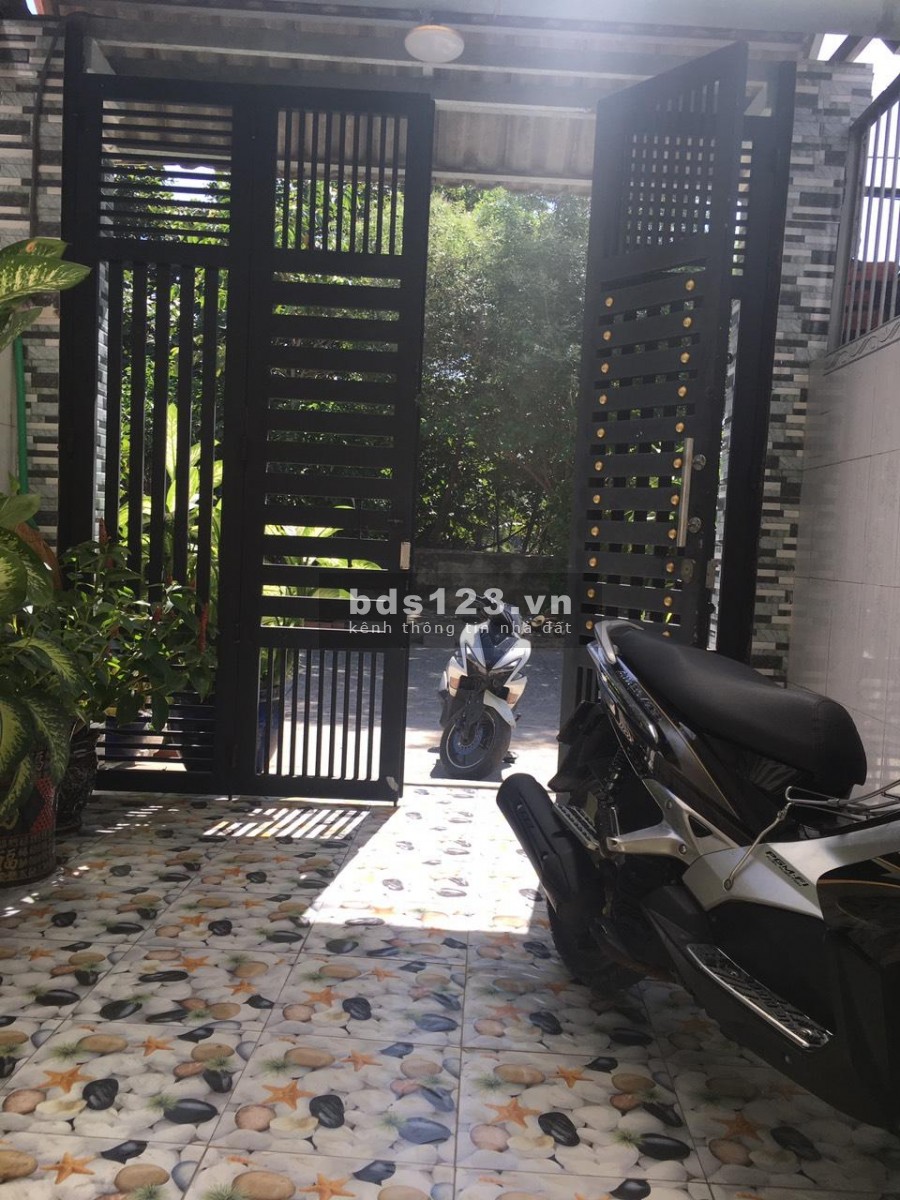 Cần bán nhà nguyên căn đẹp vào ở luôn, gần phố Tôn Đức Thắng, khu dân cư đông đúc
