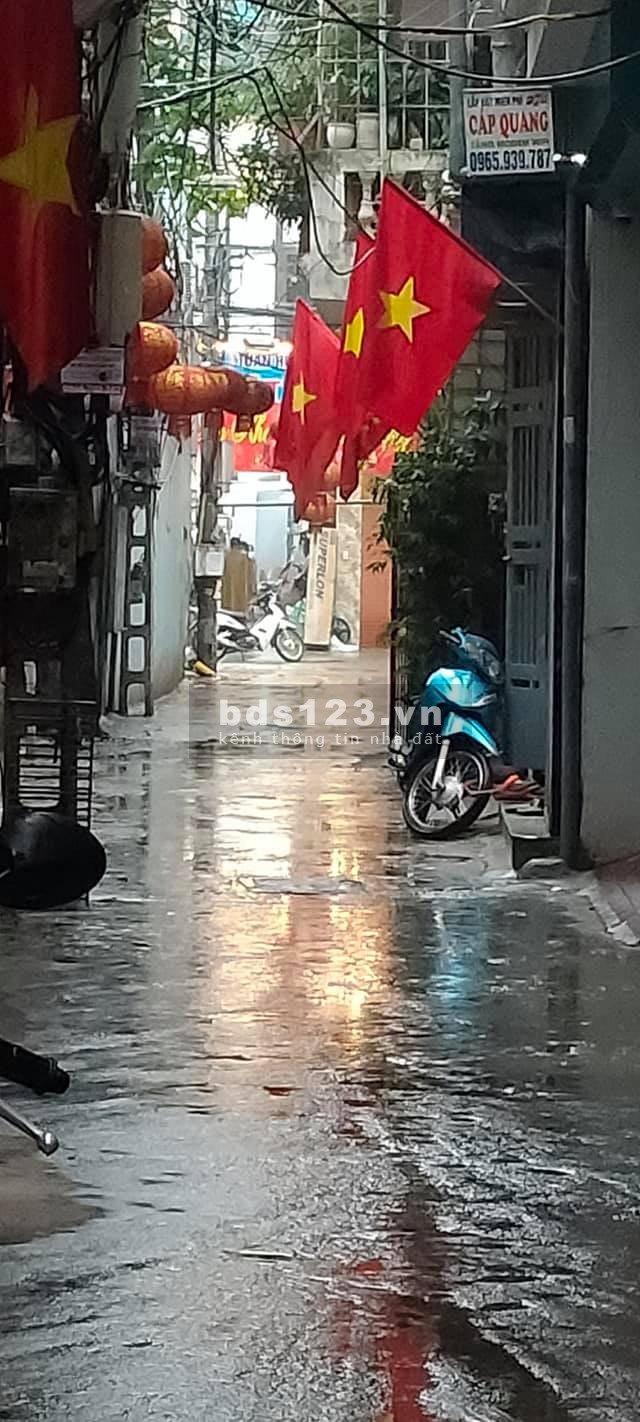 Bán nhà nguyên căn mặt phố 45 Định Công Thượng Quận Hoàng Mai, 4 tầng 48m2, ô tô, 4.7 tỷ