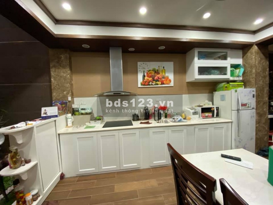 Bán nhà Trung Kính, vị trí đẹp rất gần ô tô đúc 4 tầng dt 40m2, giá bán chỉ hơn 3 tỷ, sổ sẵn