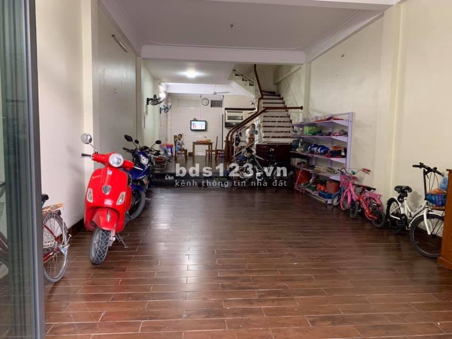 Nhà mới xây 5 tầng phố Phú Diễn, Bắc Từ Liêm, ô tô vào nhà, vỉa hè 3m, giá 11 tỷ nhỉnh