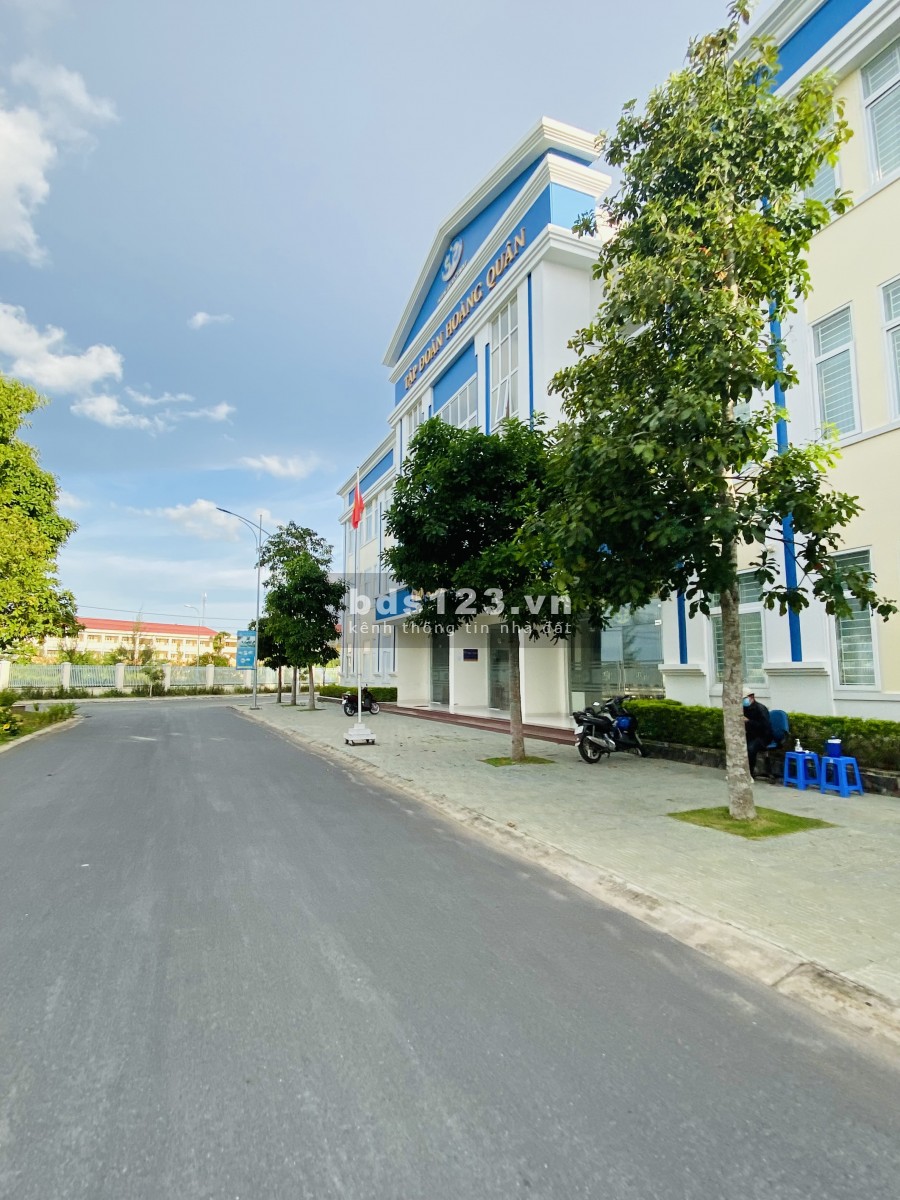 Bán nhà mặt tiền cao cấp nội thất thông minh, kiến trúc đẹp, 1 trệt, 1 lầu, phường 4, Trà Vinh