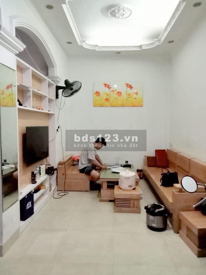 Cần bán nhà Quận Thanh Xuân đúc 5 tầng diện tích sử dụng 35m2, giá bán 2.7 tỷ
