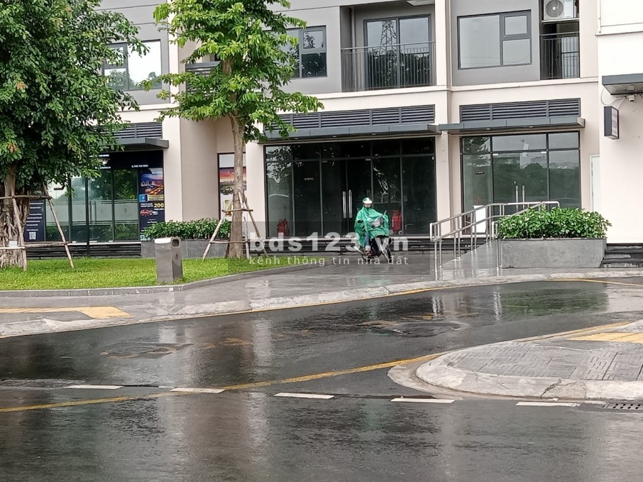 Chính chủ bán cắt lỗ 02 căn Shophouse Chân đế Vinhomes Smart City, giá 75 triệu/m2