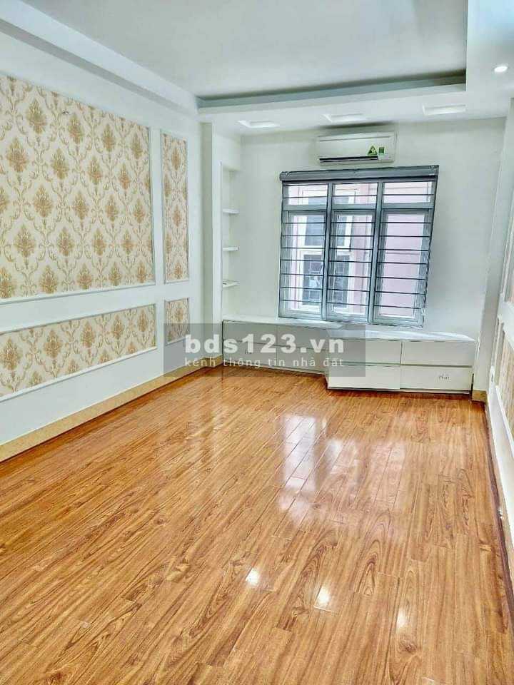 Bán Nhà 44m hàng xóm TTTM Thanh Trì, đẹp nhất khu vực giá tốt 2.8 Tỷ