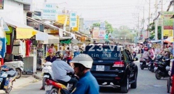 Đất thổ cư sổ hồng sẵn mặt tiên ngay chợ diện tích 100m2, sổ hồng riêng sang tên ngay