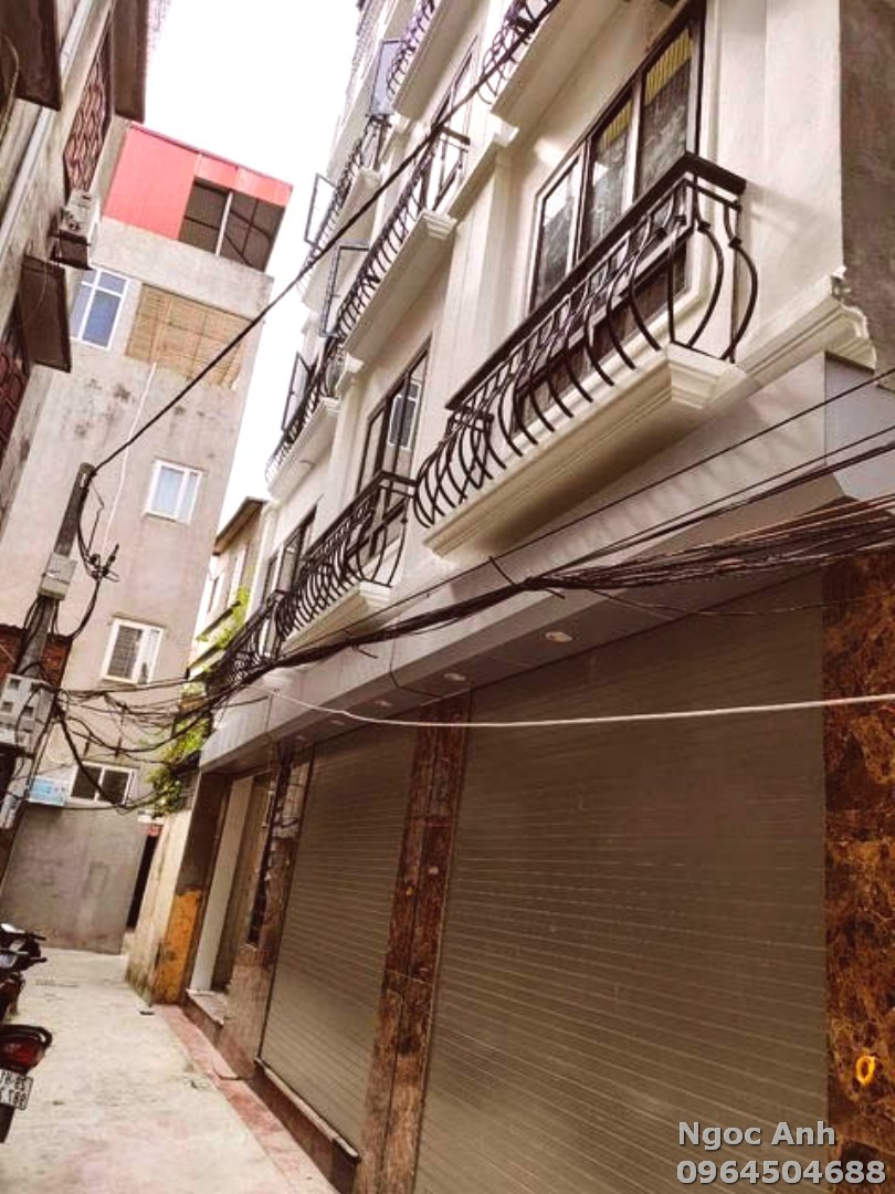 Bán nhà giá bán 5.5 tỷ Phương Mai, lô góc 3 mặt thoáng, 4 phòng ngủ, diện tích 65m2