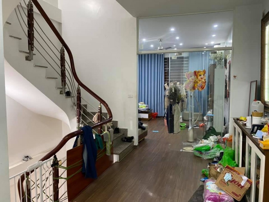 Hoàng Văn Thái ngõ ôtô diện tích sử dụng 49m2, giá bán 3.4 tỷ, đúc kiên cố 3 tầng kiên cố