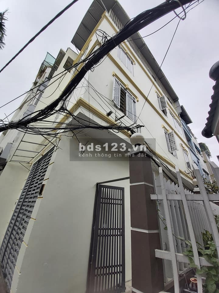 Bán nhà tặng nội thất phố Minh Khai diện tích 40m2 đúc 3 tầng ngõ oto giá chỉ 1.9 tỷ