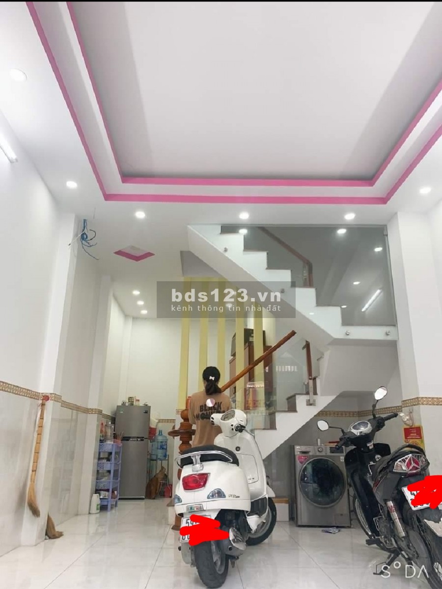 Bán nhà nguyên căn còn mới chính chủ Dương Bá Trạc, Quận 8, giá bán 4.68 tỷ, sổ sẵn