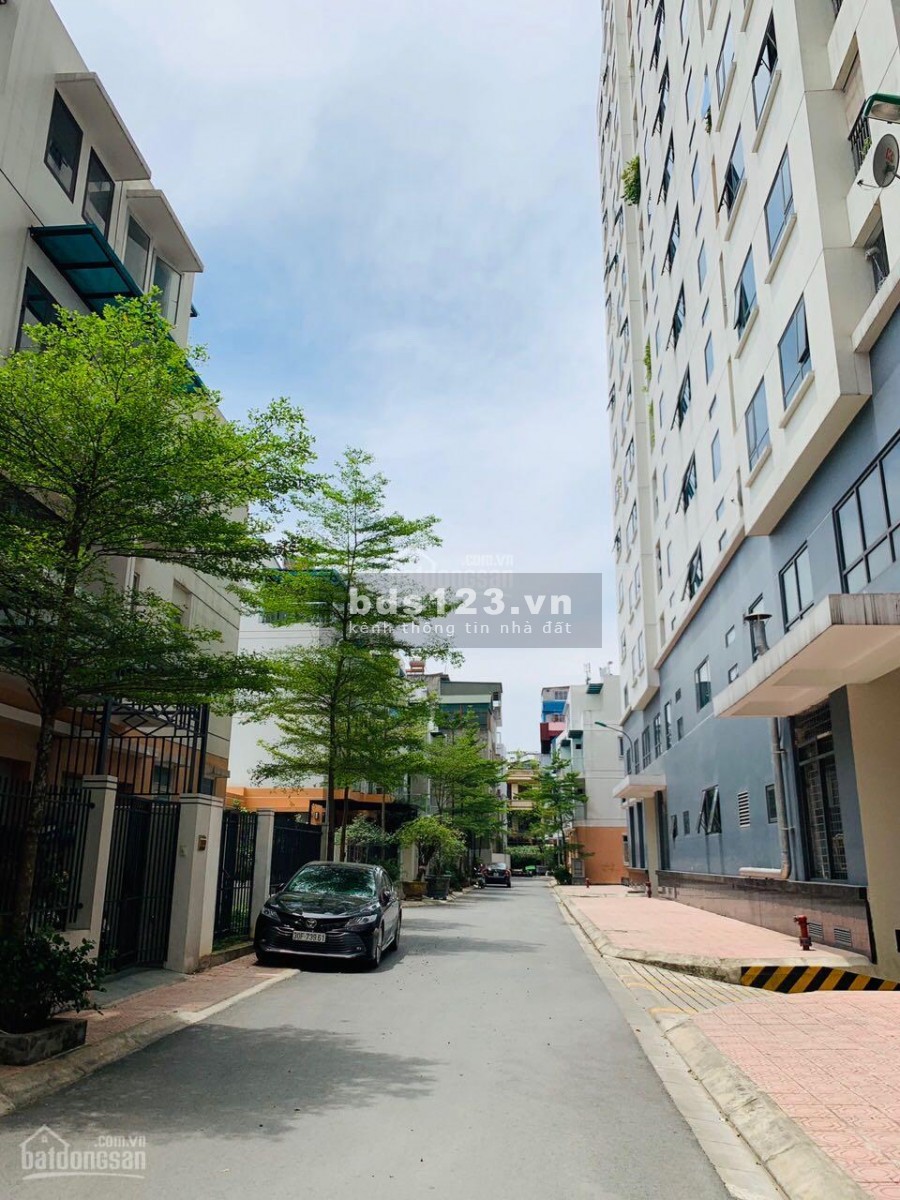 Bán nhà Vinhomes Xuân Đỉnh, kiến trúc hiện đại, dt 32m2, 5 tầng, mặt tiền 5m, giá 2.85 tỷ.