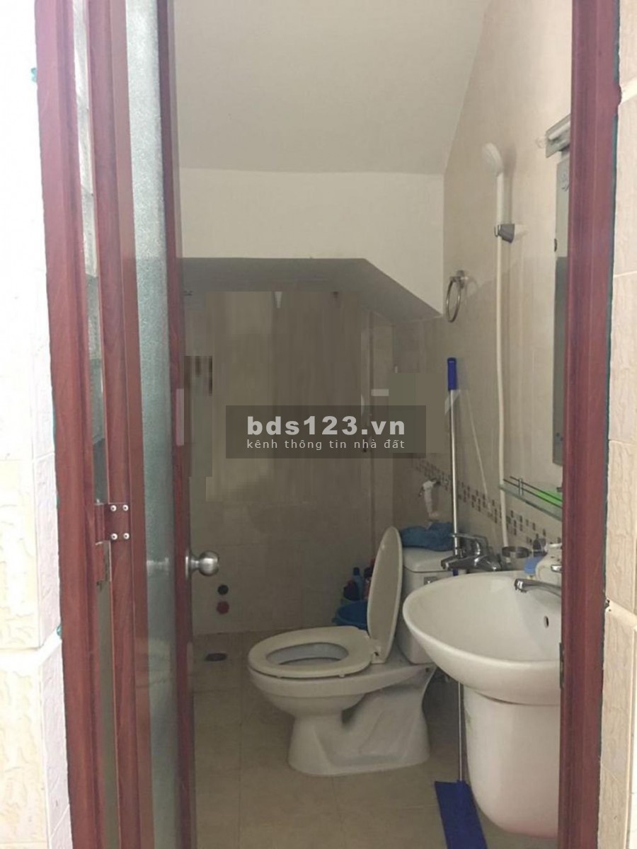 Bán nhà hẻm nguyên căn xe hơi ra vào diện tích 4mx17m, Quận 6, khu dân cư đông đúc