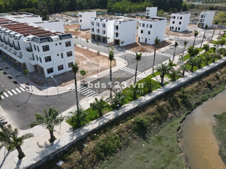 Sở hữu căn 1 trệt 2 lầu, khu nhà ở Vietsing Phú Chánh chỉ với 899 triệu chiết khấu cao