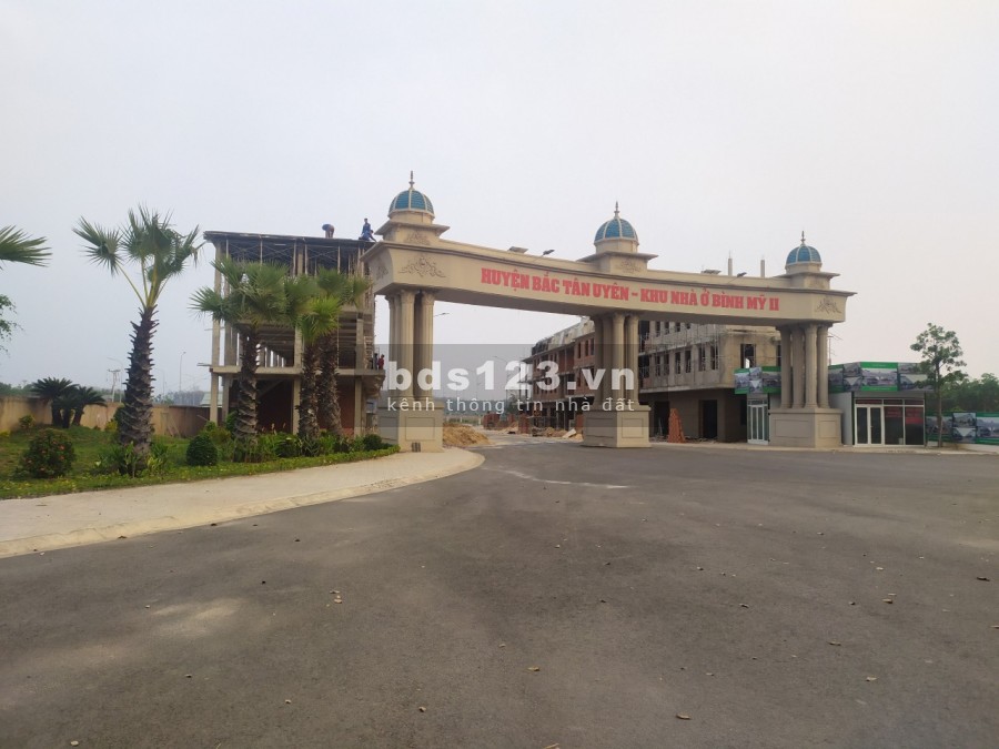 Cần bán lô đất thành phố mới sổ hồng riêng Thổ cư 100% liên hệ 0967068799