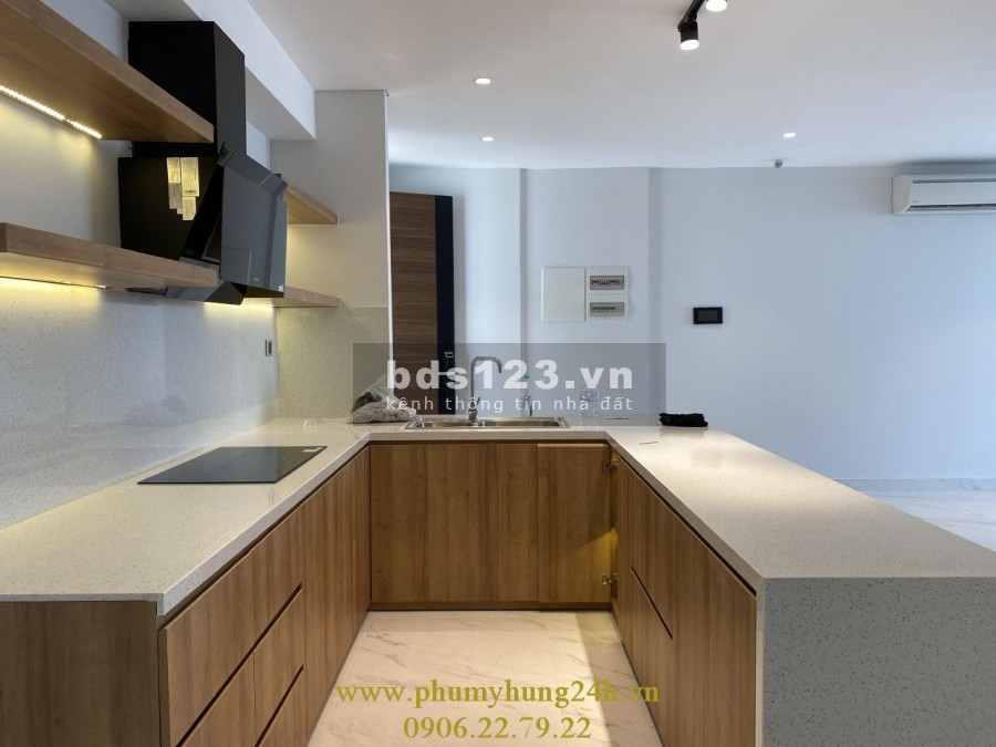 Bán căn hộ chính chủ Midtown 3 phòng ngủ dt 135m2, view sông giá 9 tỷ lh 0906227922