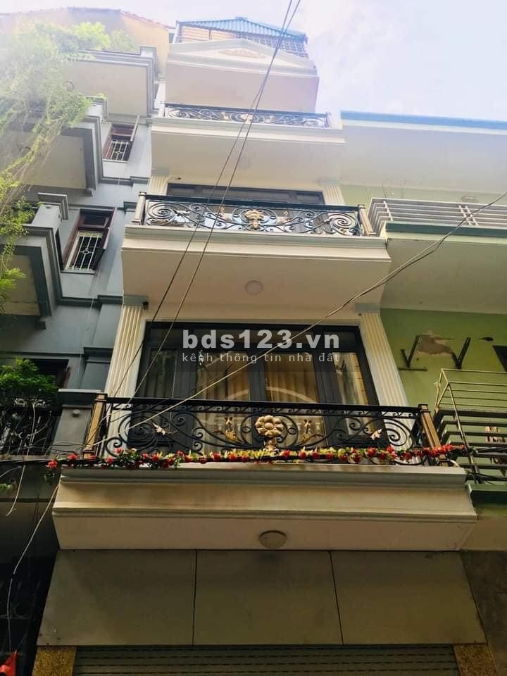 Bán nhà nguyên căn Trương Định, dt 35m2, 5 tầng, còn mới, vào ở luông, giá bán 3 tỷ