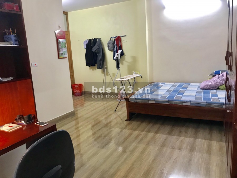 Bán nhà Trần Hữu Dực, nhà to, ở sướng, lô góc, vị trí đắc địa, view thoáng, giá rẻ.