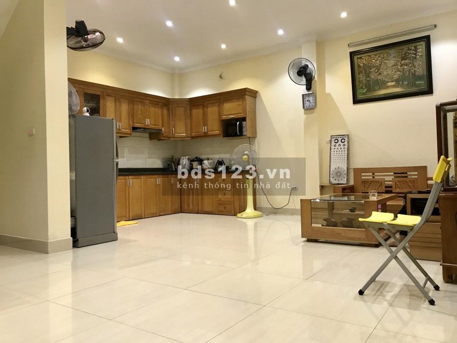 Bán nhà Trần Hữu Dực, nhà to, ở sướng, lô góc, vị trí đắc địa, view thoáng, giá rẻ.